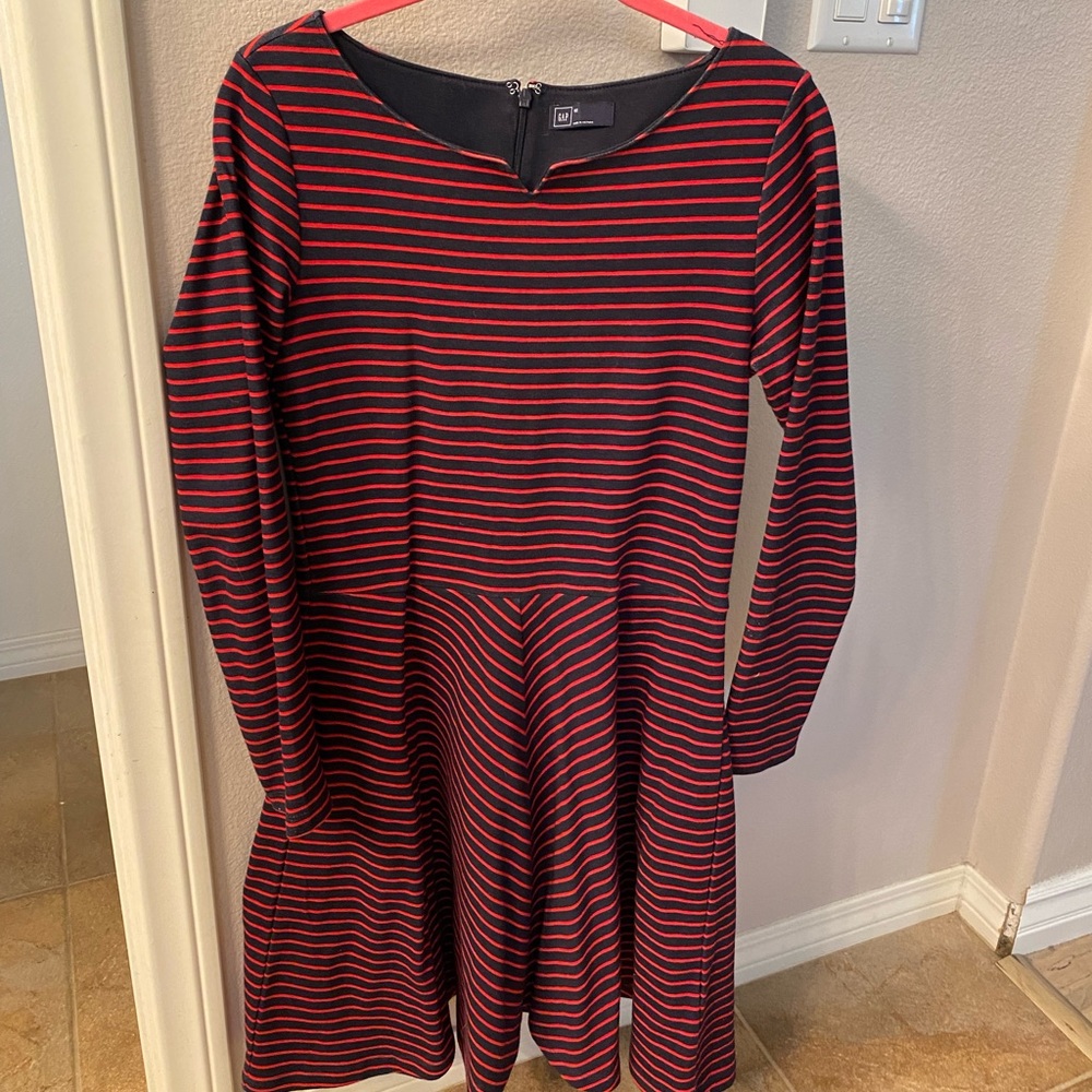Gap red and blue dress size 2.